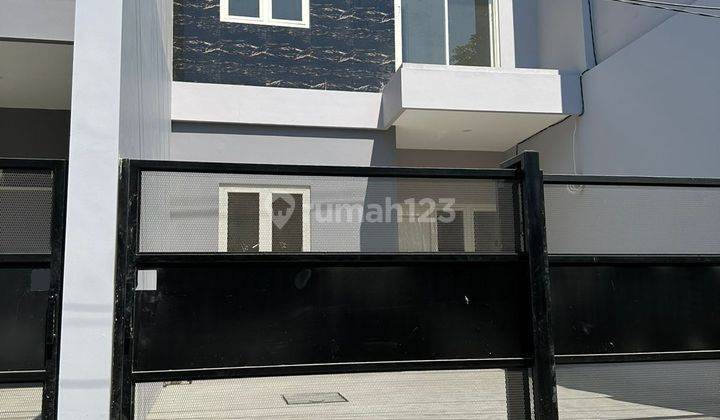 Rumah Baru Minimalis Modern Pondok Candra, Sidoarjo Termurah 1