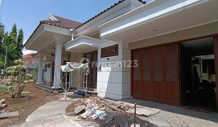 Rumah Sangat Luas Putat Indah dekat Mayjend Sungkono Tol Satelit Furnish 4 Kamar Tidur 2