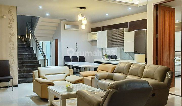 Rumah Mewah Pakuwon City 4 Kamar Tidur Furnish Siap Huni 2