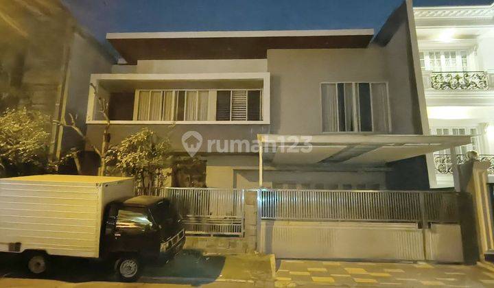 Rumah Mewah Pakuwon City 4 Kamar Tidur Furnish Siap Huni 1