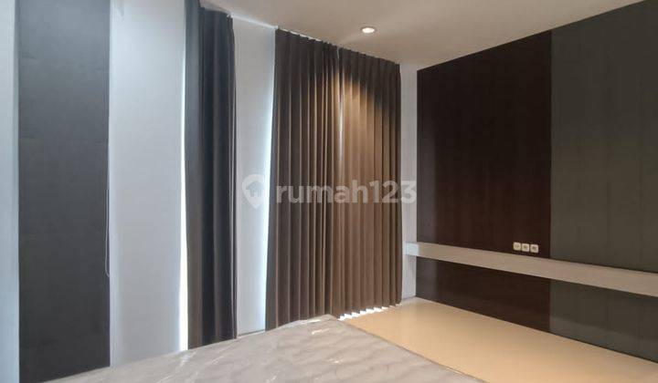 Rumah Minimalis Furnish Mewah Royal Residence Wiyung Cluster Depan 2