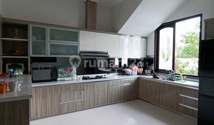 Langka Rumah Mewah Pakuwon Villa Bukit Indah Split Level luas 550m² 4 kamar tidur utama 2