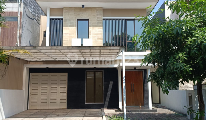 Rare Minimalist Graha Family House with 4 Bedrooms for Rent Rare Minimalist Graha Family House with 4 Bedrooms for Rent