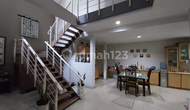 Dijual cepat Rumah mewah di puri Indah Jakarta barat