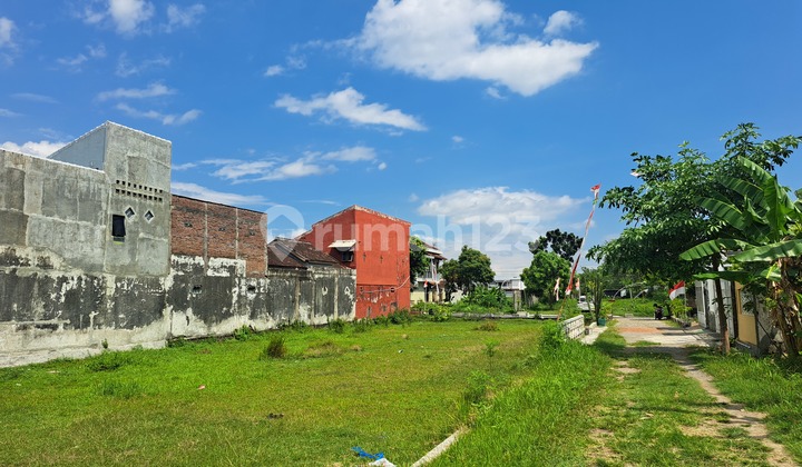 6 Minutes to Luwes Palur, 145 Square Meter Plot of Land for Building a House