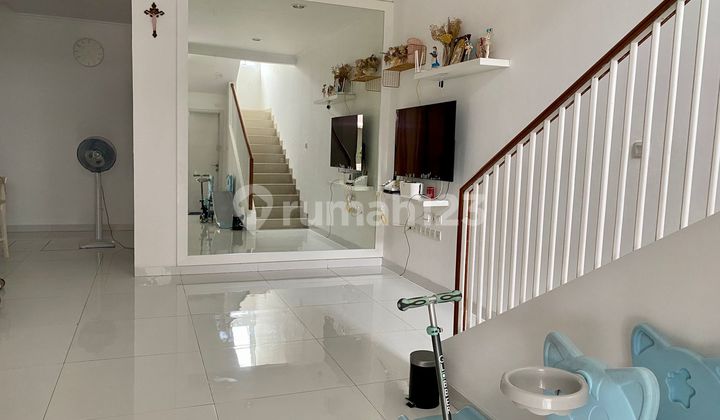 Nice 2-Story Furnished House with SHM in Vivaldi, Tangerang 2
