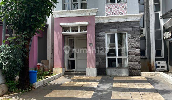 Rumah 2 Lantai Bagus Semi Furnished SHM di Bohemia Gading Serpong
, Tangerang 1