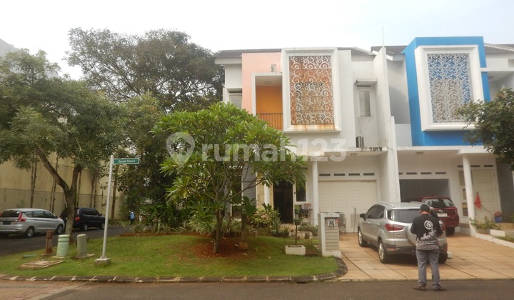 For Sale Hook Position House in Darwin Cluster Gading Serpong