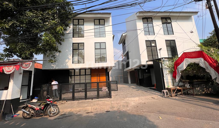 Ready-to-Use Semi-Furnished Shop House in the Elite Area of Kebayoran Baru