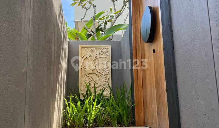 Stunning Brand-New Luxury Living Space in Ungasan Offers a Modern and Comfortable Living Experience 2