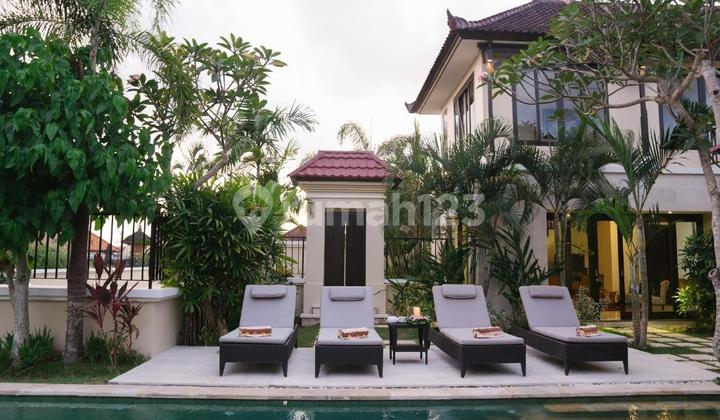 A Modern Tropical Balinese Villa Design in Ungasan, 3 Bedrooms Perfect for Family