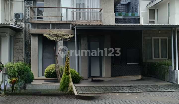 Minimalist Ready to Occupy 2-Story Semi-Furnished Stamford Citraland Utama