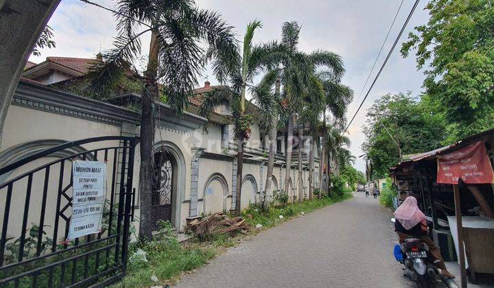 Dijual Rumah Komersial Area Strategis Nol Jalan Raya Manukan Tama 1