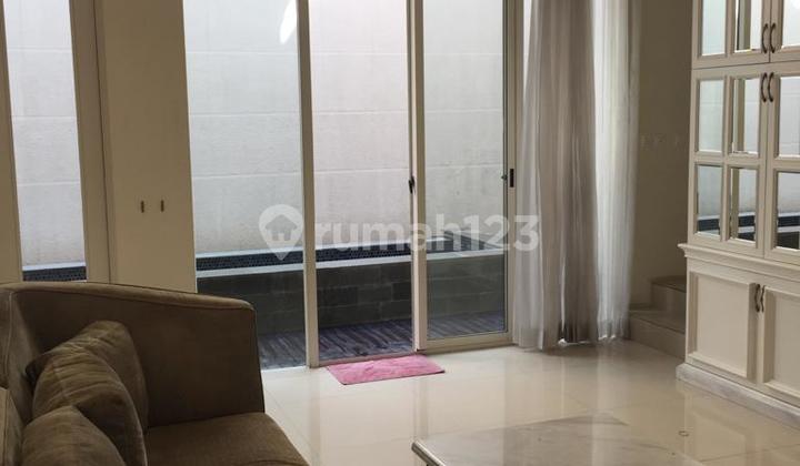 Disewakan Rumah Lariz Wood Pakuwon Indah Furnish Siap Huni 6