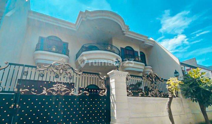 Dijual Rumah Classic Eropa Siap Huni Villa Royal Pakuwon City 1