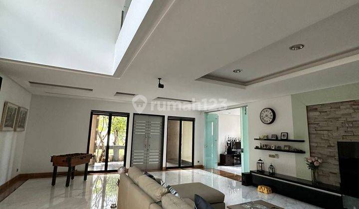 Dijual Rumah Full Furnish Interior Ciamik Graha Family Surabaya 2