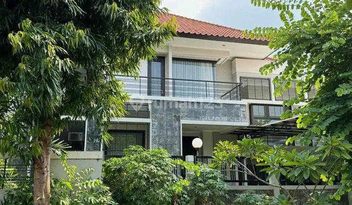 Disewakan Rumah Ada Kolam Renang Full Furnish Mewah Graha Family 1