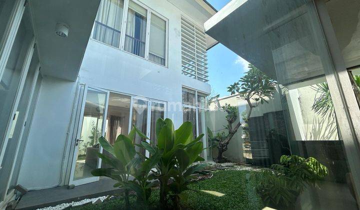 Dijual Rumah Dekat Pakuwon Mall Villa Vibes Royal Residence 1