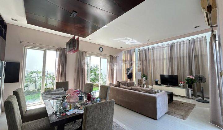 Dijual Rumah Dekat Pakuwon Mall Villa Vibes Royal Residence 2