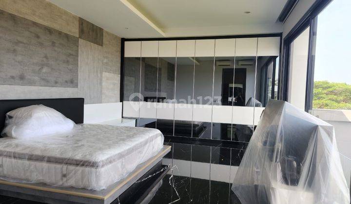 Dijual Rumah Modern Tropis Full Furnish Kolam Renang Citraland 2