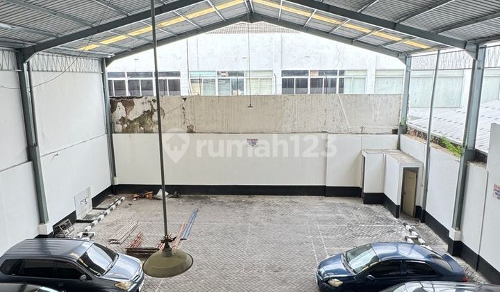 City Center Building Ready to Live In with Lift, Sulawesi Interior, Gubeng City Center Building Ready to Live In with Lift, Sulawesi Interior, Gubeng