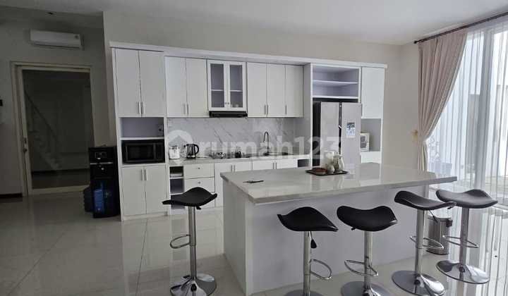 Minimalist 2-Story Ready-to-Occupy Split Level Lisbon Pakuwon Indah