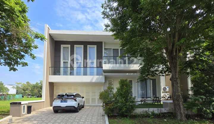 Minimalist 2-Story Ready-to-Occupy Split Level Lisbon Pakuwon Indah