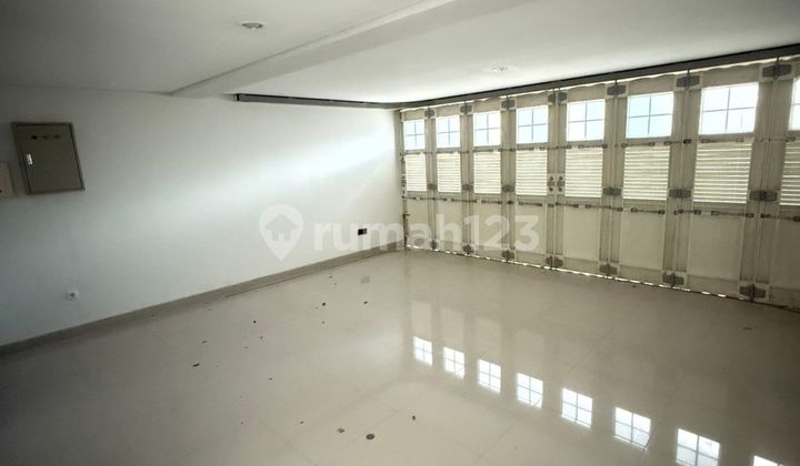 Baru Gress American Style Split Level Royal Residence Wiyung 2