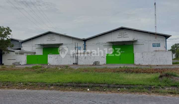 Main Road Double Gate Maspion Office Bumi Rumokalisari Gresik Main Road Double Gate Maspion Office Bumi Rumokalisari Gresik