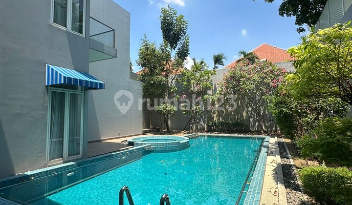 Minimalis Ciamik Kolam Renang Full Furnish Graha Family Blok B