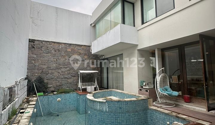 Dijual Rumah Modern Villa Kolam Renang Semi Furnish Citraland 2