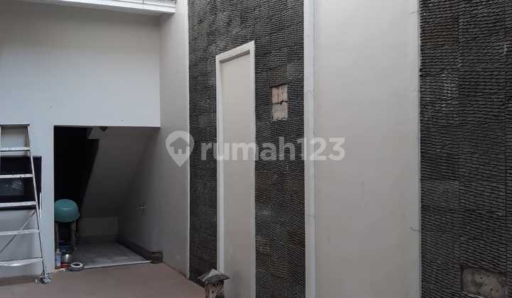 For Sale Classic 2-Story Move-In Ready House in Graha Family Surabaya 2