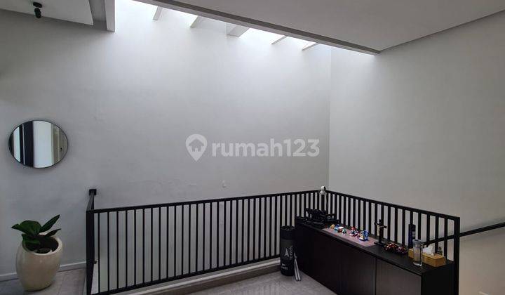 Dijual Rumah Minimalis Bagus 3 Lantai Buckingham Royal Residence 2