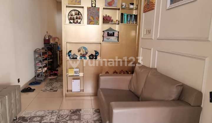 Minimalis Semi Furnished Cantik Simpang Darmo Permai Selatan 2