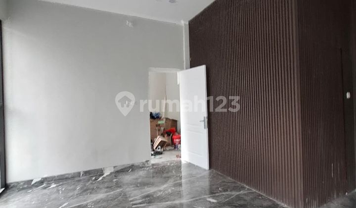 Modern Elite Kolam Renang Bagus Golf View Ciamik Graha Famili 2