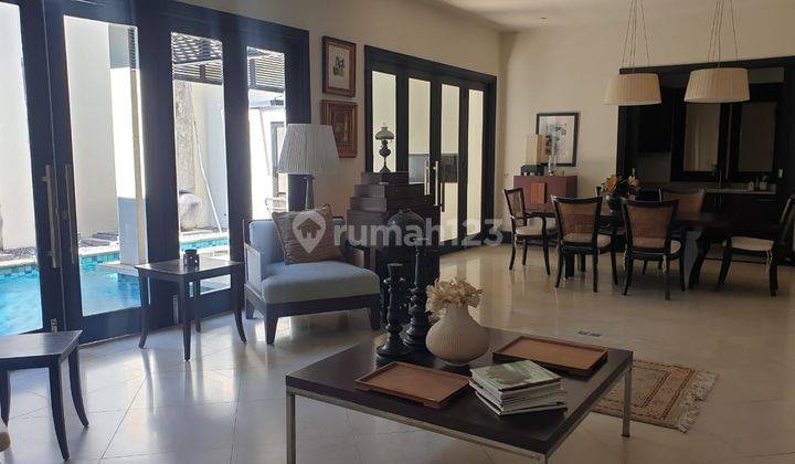 Disewakan Rumah Full Furnish Kolam Renang Siap Huni Graha Famili 1