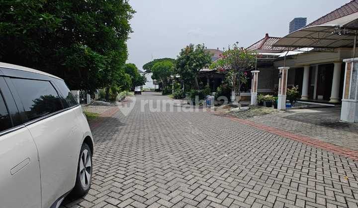 Well-Maintained Minimalist Ready to Occupy Cluster Fronting Royal Park Citraland 2