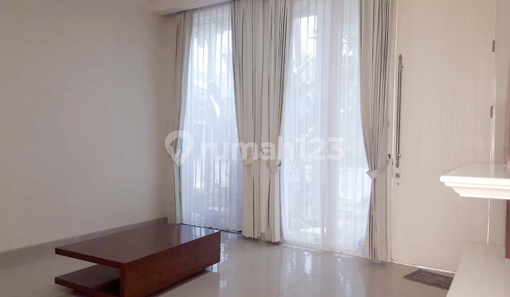 Disewakan Rumah Furnish Bagus Villa Bukit Regency Pakuwon Indah Disewakan Rumah Furnish Bagus Villa Bukit Regency Pakuwon Indah