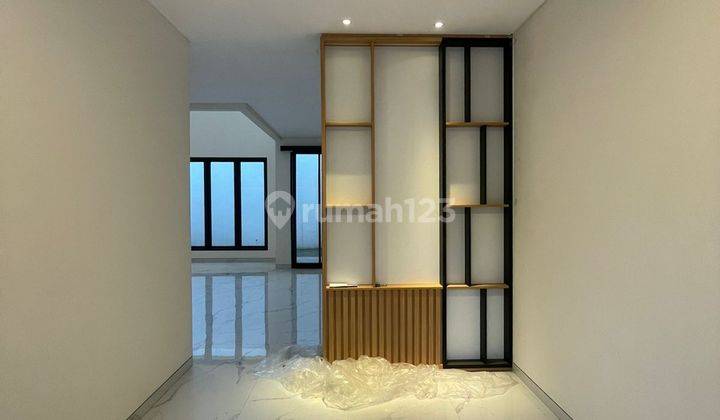 Dijual Rumah Modern Baru Semi Furnish Victorian Villa Bukit Mas 2