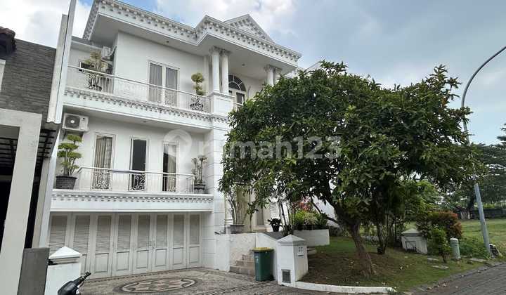 Split Level Full Furnish Classic Modern Style VBR Pakuwon Indah