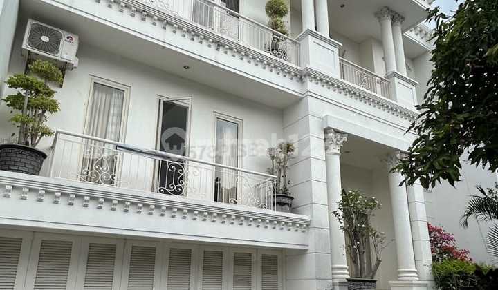 Split Level Fully Furnished Classic Modern Style VBR Pakuwon Indah 2