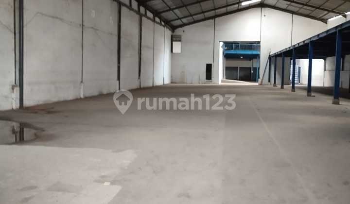 Ready to Use Strong Clean Iron Floor Block Front Manukan Wetan Ready to Use Strong Clean Iron Floor Block Front Manukan Wetan