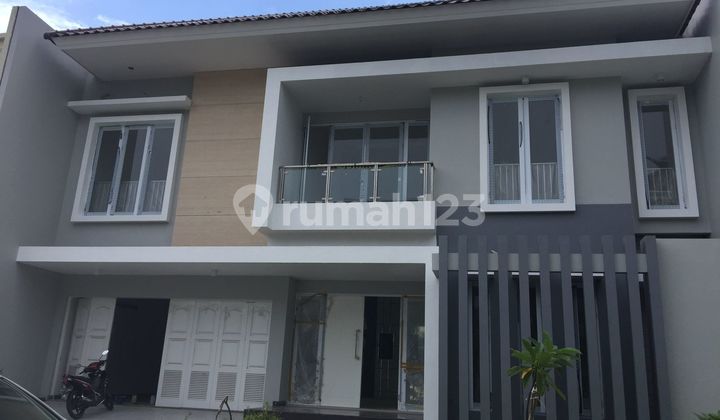 Minimalist Ready-to-Occupy Furnished Villa Bukit Regency Pakuwon Indah