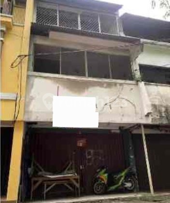 Gading Griya Lestari Raya 9399