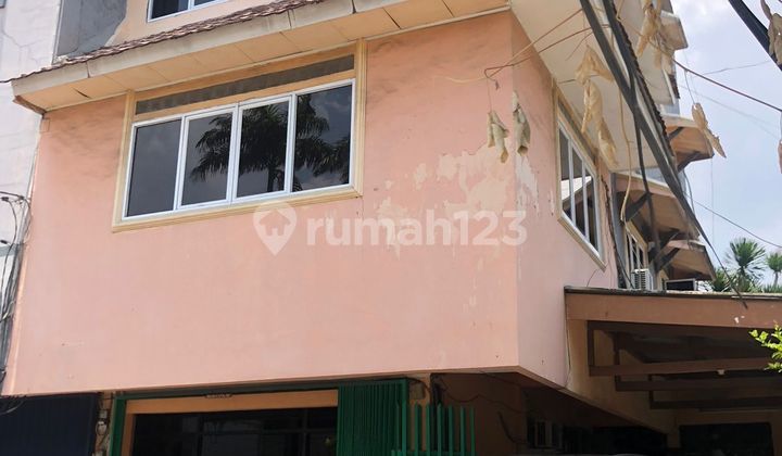 Gading Lestari Raya, Ruko Hoek 1113xxxx