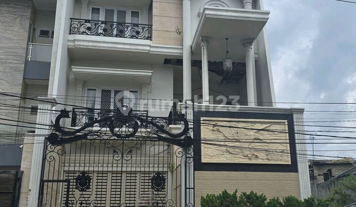 Rumah.full Furnished Davinci Di.pluit Jakarta Utara