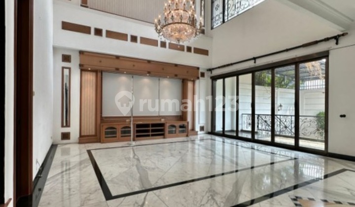 Modern Classic House in Captain Tendean, South Jakarta Modern Classic House in Captain Tendean, South Jakarta