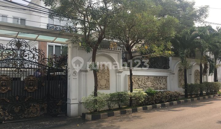 Rumah 2 lantai di simprug garden jakarta selatan 8