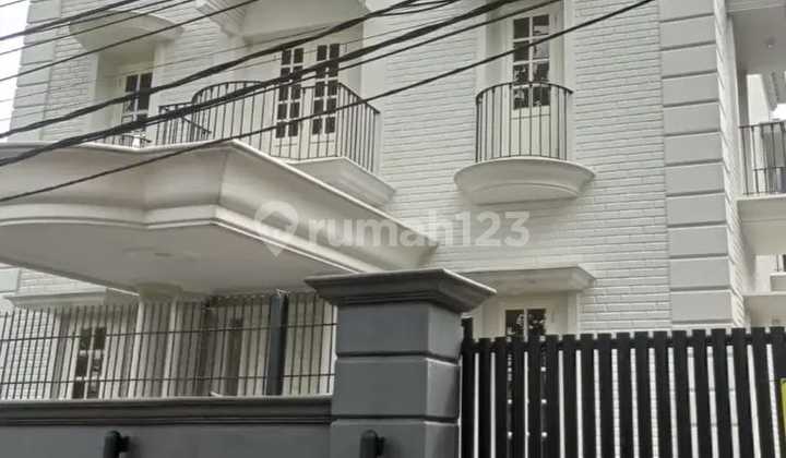 Rumah Baru 3 Lantai Dekat Tanah.kusir.i Di Arteri Pondok Indah Jakarta Selatan