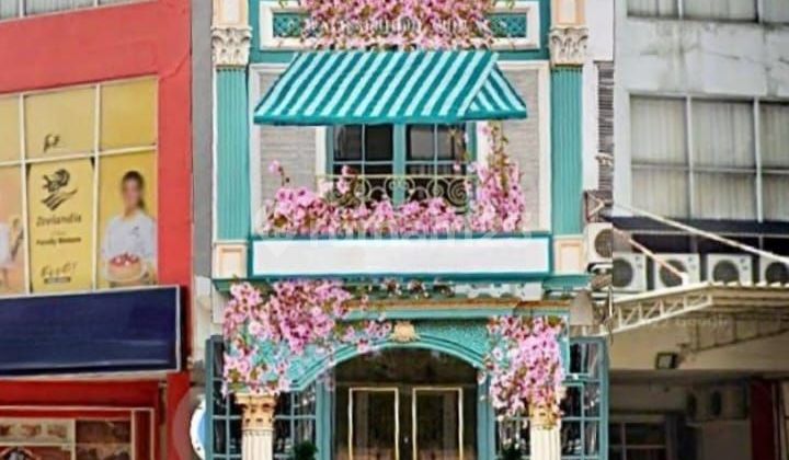 Ruko Cantik 3 Lantai di Bintaro Sektor 7